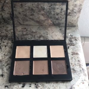 ABH cream contour palette 🎨